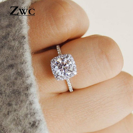 Fashion Luxury Crystal Engagement Ring for Women AAA White Cubic Zirconia Silver color Rings