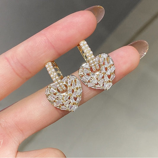 Luxury Crystal Heart-Shaped Pendant Gold Drop Earrings